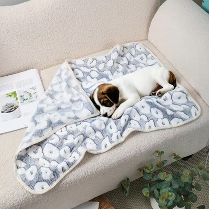 Manufacturer's Ready-Made Cat and Dog Mats, Blankets, Flannel Blankets, Four-Season Blankets, Pet Comfort and Warmth, Autumn and Winter Coral Velvet