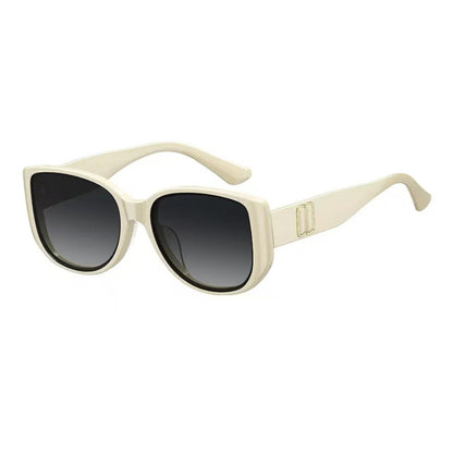 Cat-eye sunglasses woman