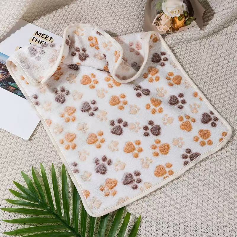Manufacturer's Ready-Made Cat and Dog Mats, Blankets, Flannel Blankets, Four-Season Blankets, Pet Comfort and Warmth, Autumn and Winter Coral Velvet