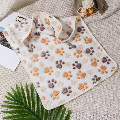 Manufacturer's Ready-Made Cat and Dog Mats, Blankets, Flannel Blankets, Four-Season Blankets, Pet Comfort and Warmth, Autumn and Winter Coral Velvet