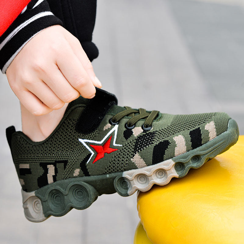 Children's athletic shoes