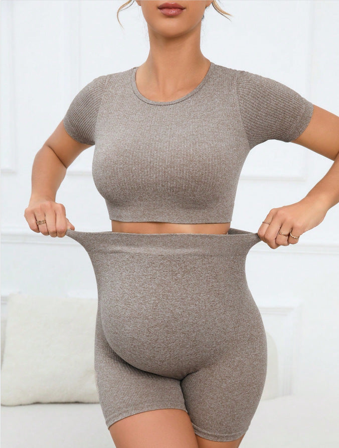 Pregnant woman yoga suit