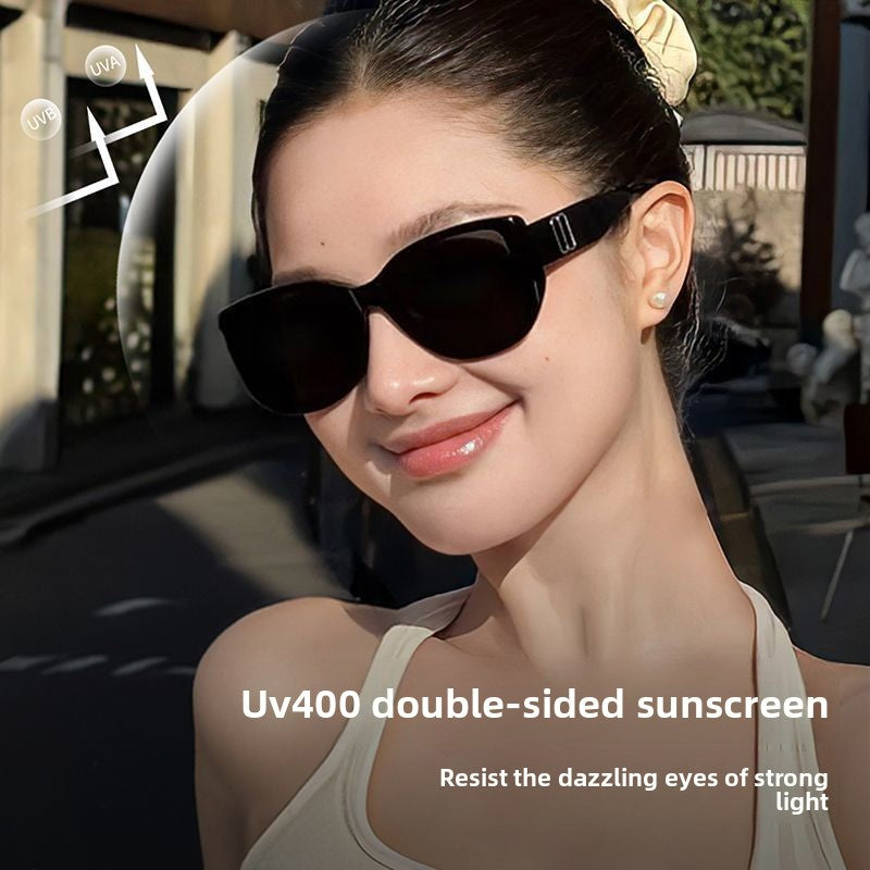 Cat-eye sunglasses woman