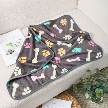 Manufacturer's Ready-Made Cat and Dog Mats, Blankets, Flannel Blankets, Four-Season Blankets, Pet Comfort and Warmth, Autumn and Winter Coral Velvet