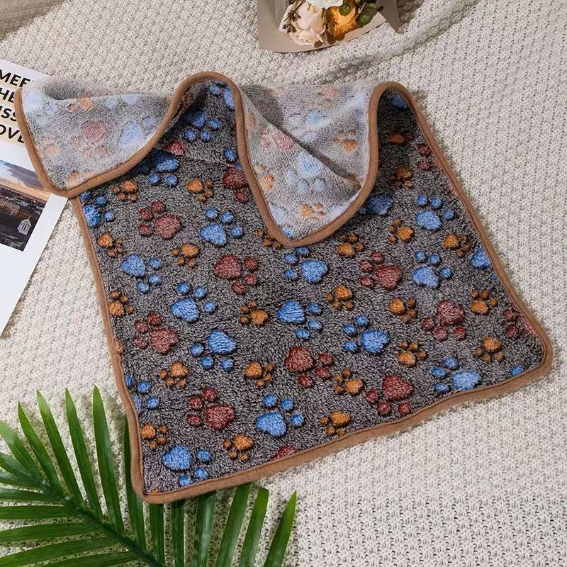 Manufacturer's Ready-Made Cat and Dog Mats, Blankets, Flannel Blankets, Four-Season Blankets, Pet Comfort and Warmth, Autumn and Winter Coral Velvet