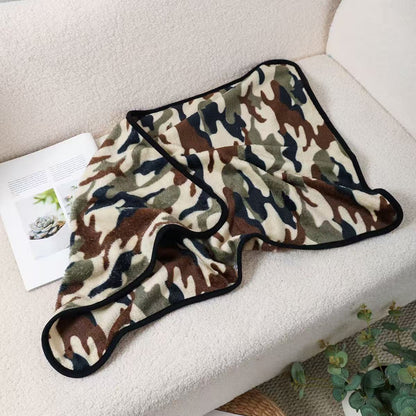 Manufacturer's Ready-Made Cat and Dog Mats, Blankets, Flannel Blankets, Four-Season Blankets, Pet Comfort and Warmth, Autumn and Winter Coral Velvet