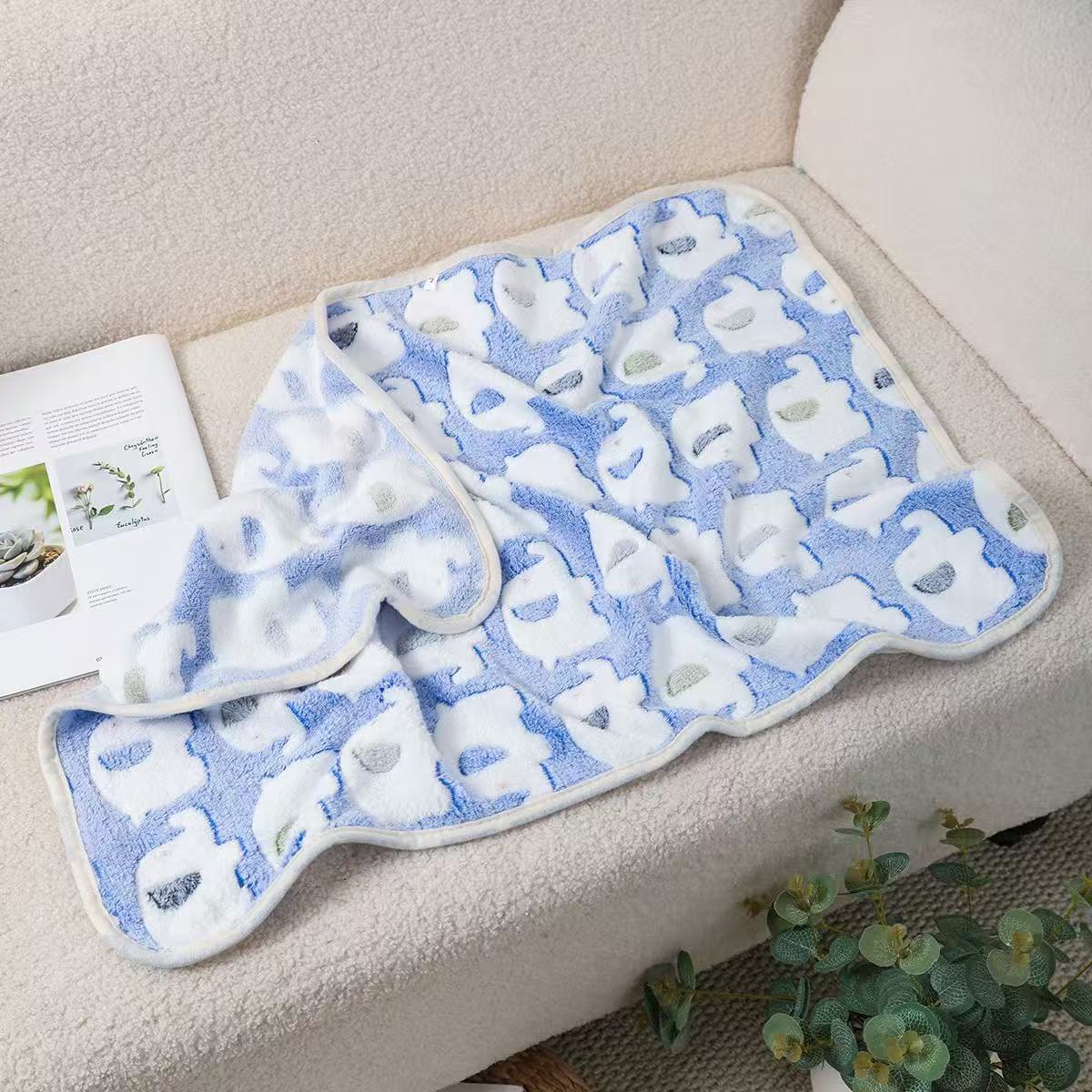 Manufacturer's Ready-Made Cat and Dog Mats, Blankets, Flannel Blankets, Four-Season Blankets, Pet Comfort and Warmth, Autumn and Winter Coral Velvet