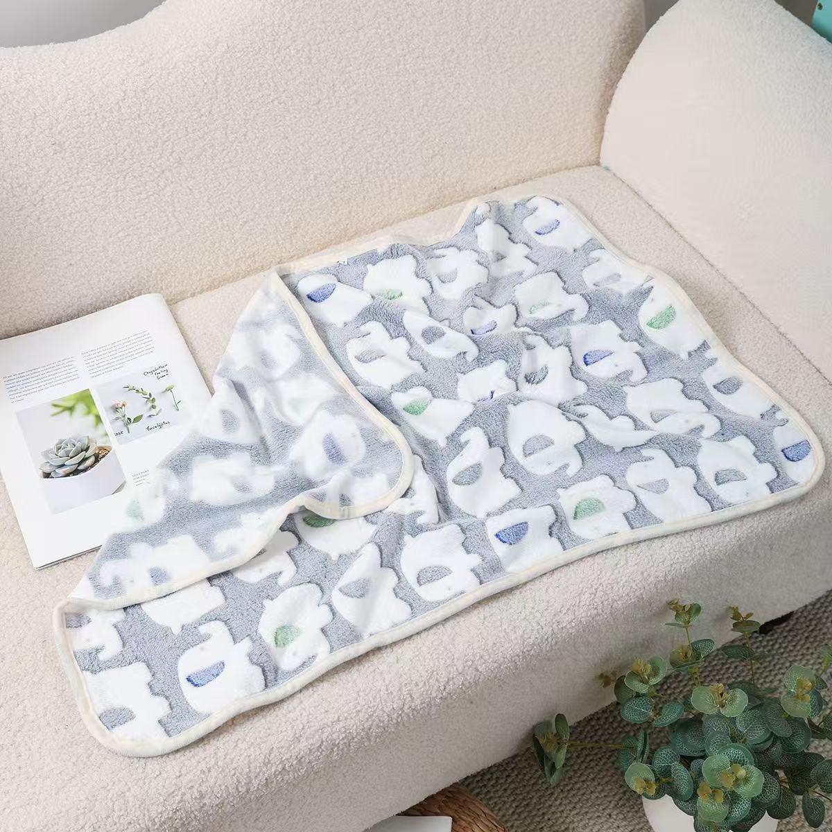 Manufacturer's Ready-Made Cat and Dog Mats, Blankets, Flannel Blankets, Four-Season Blankets, Pet Comfort and Warmth, Autumn and Winter Coral Velvet