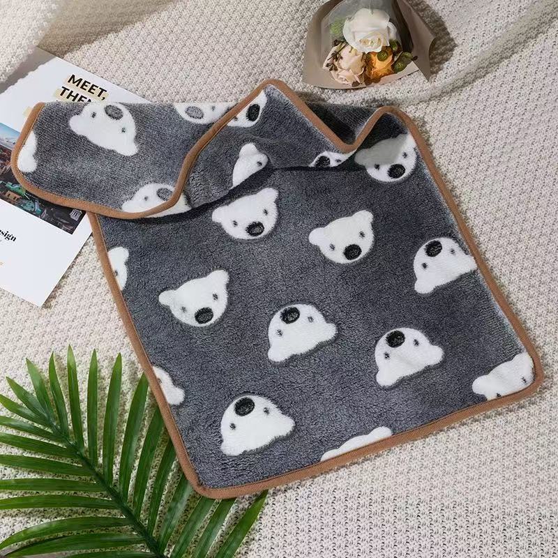 Manufacturer's Ready-Made Cat and Dog Mats, Blankets, Flannel Blankets, Four-Season Blankets, Pet Comfort and Warmth, Autumn and Winter Coral Velvet